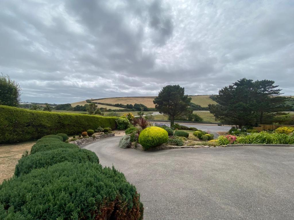 Chatsworth Riverscape: Peaceful Gannel Views Near Newquay Beaches Exterior photo