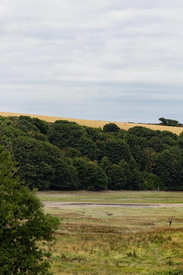 Chatsworth Riverscape: Peaceful Gannel Views Near Newquay Beaches Exterior photo